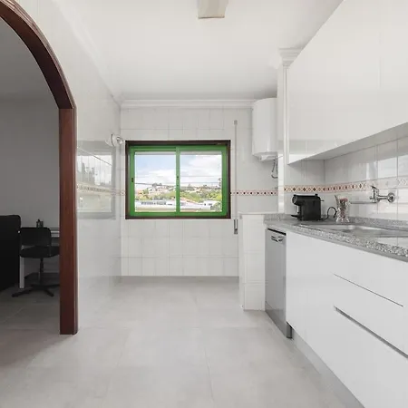 Modern-cozy Perto Do Mar Apartamento