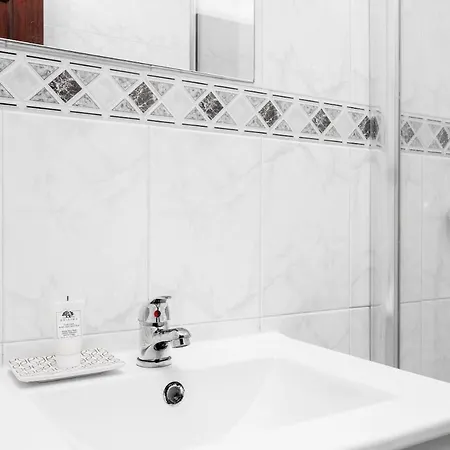 Modern-cozy Perto Do Mar